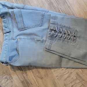 Cute Skyes the limit Caprie